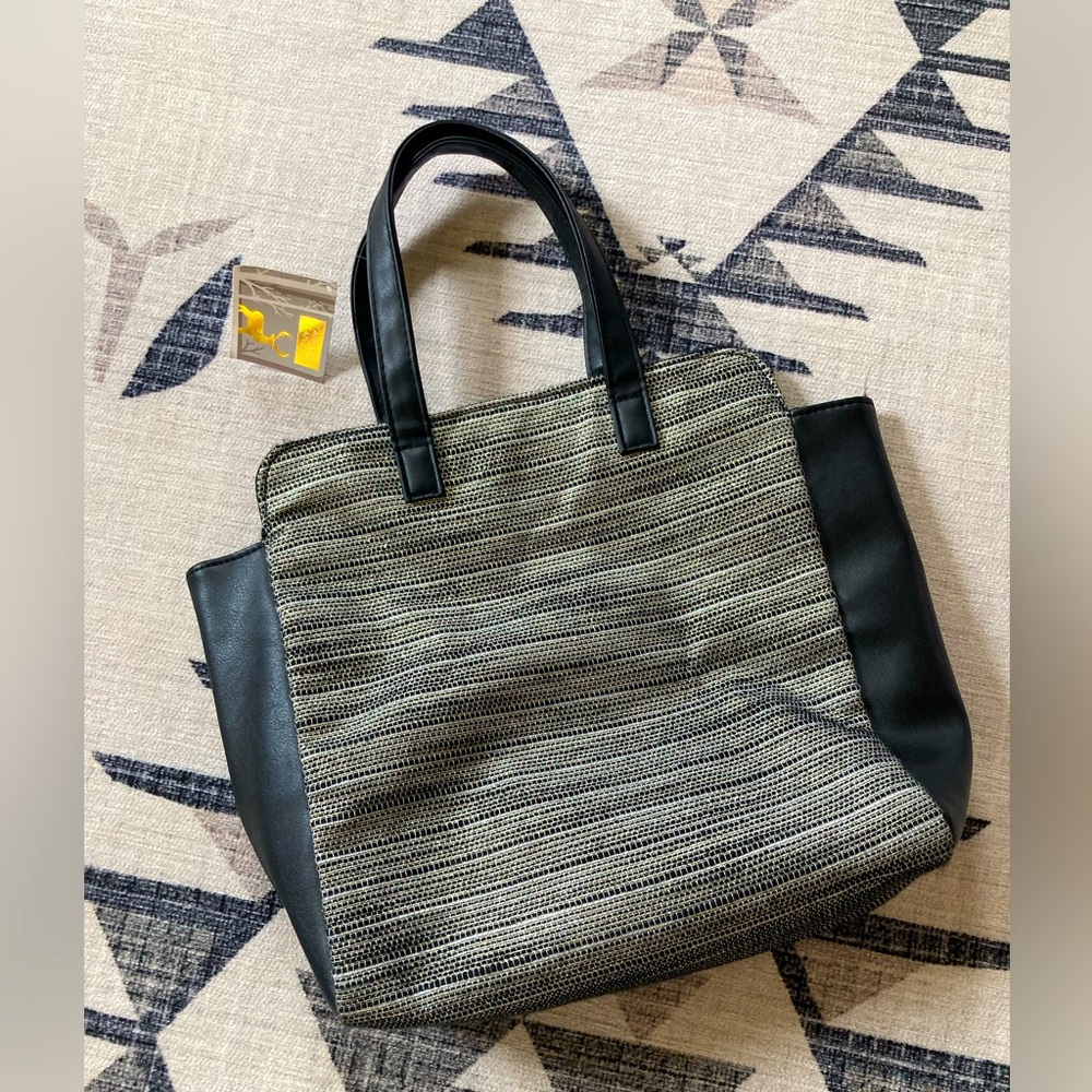 NEW Yankee Candle Metallic Shimmer Tote Bag